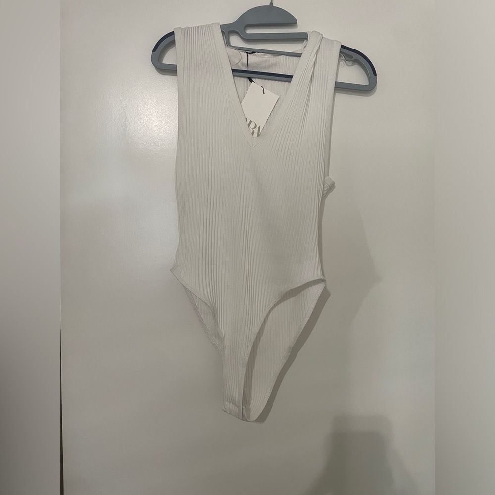 Zara White Ribbed V-Neck Sleeveless Hooded Bodysuit